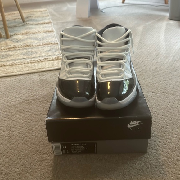 Nike Air Jordan 11 retro Concord men’s size 11